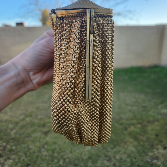 1930s unique Schiaparelli Whiting And Davis Mesh Bag - Picture 5 of 10